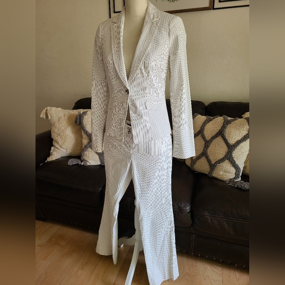 White House Black Market Women's Pinstripe Blazer Set Black & White Classic - Picture 11 of 14